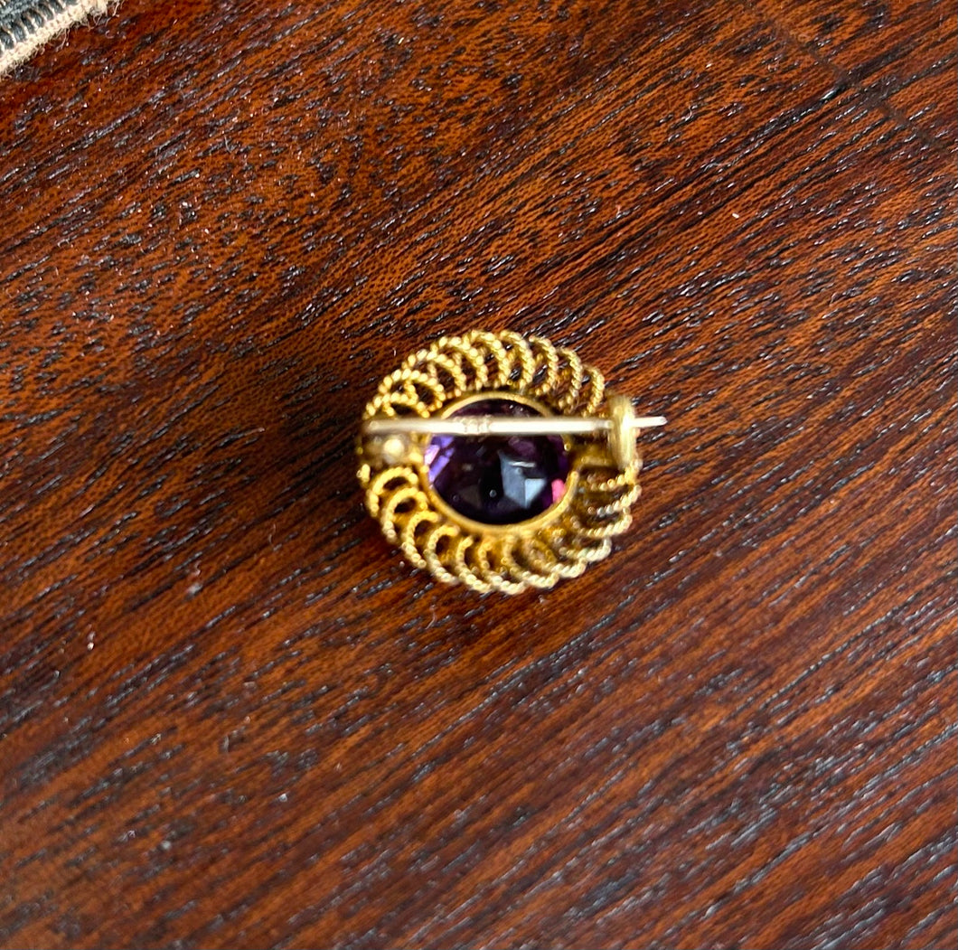 Gold and Amethyst filigree scroll brooch 1890-1915.